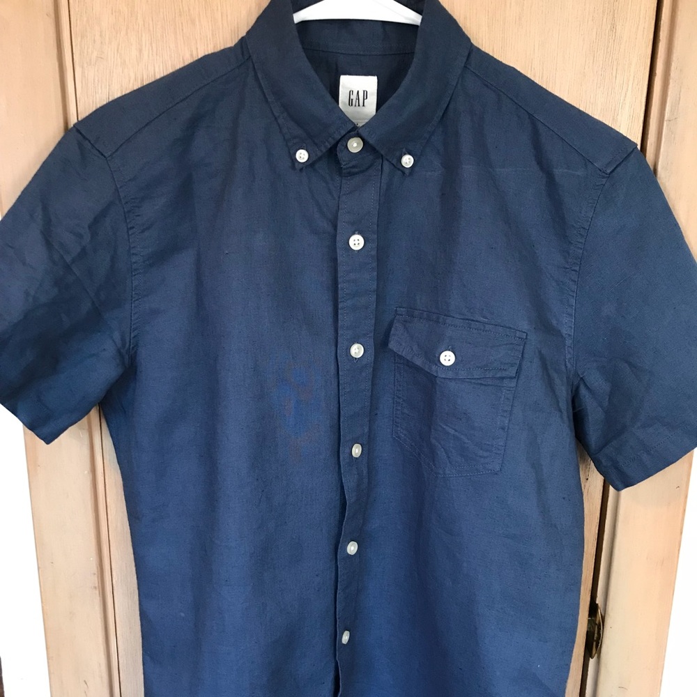 Gap short sleeve button up Small New!